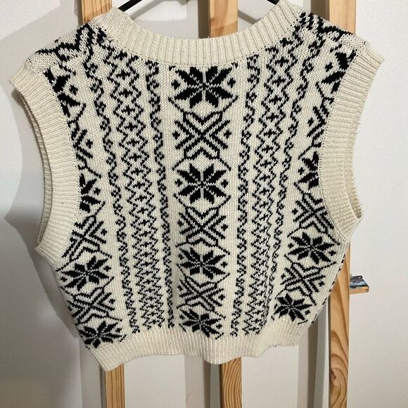 Forever 21 sweater vest, ivory, white black knit button up womens size medium - Picture 2 of 4